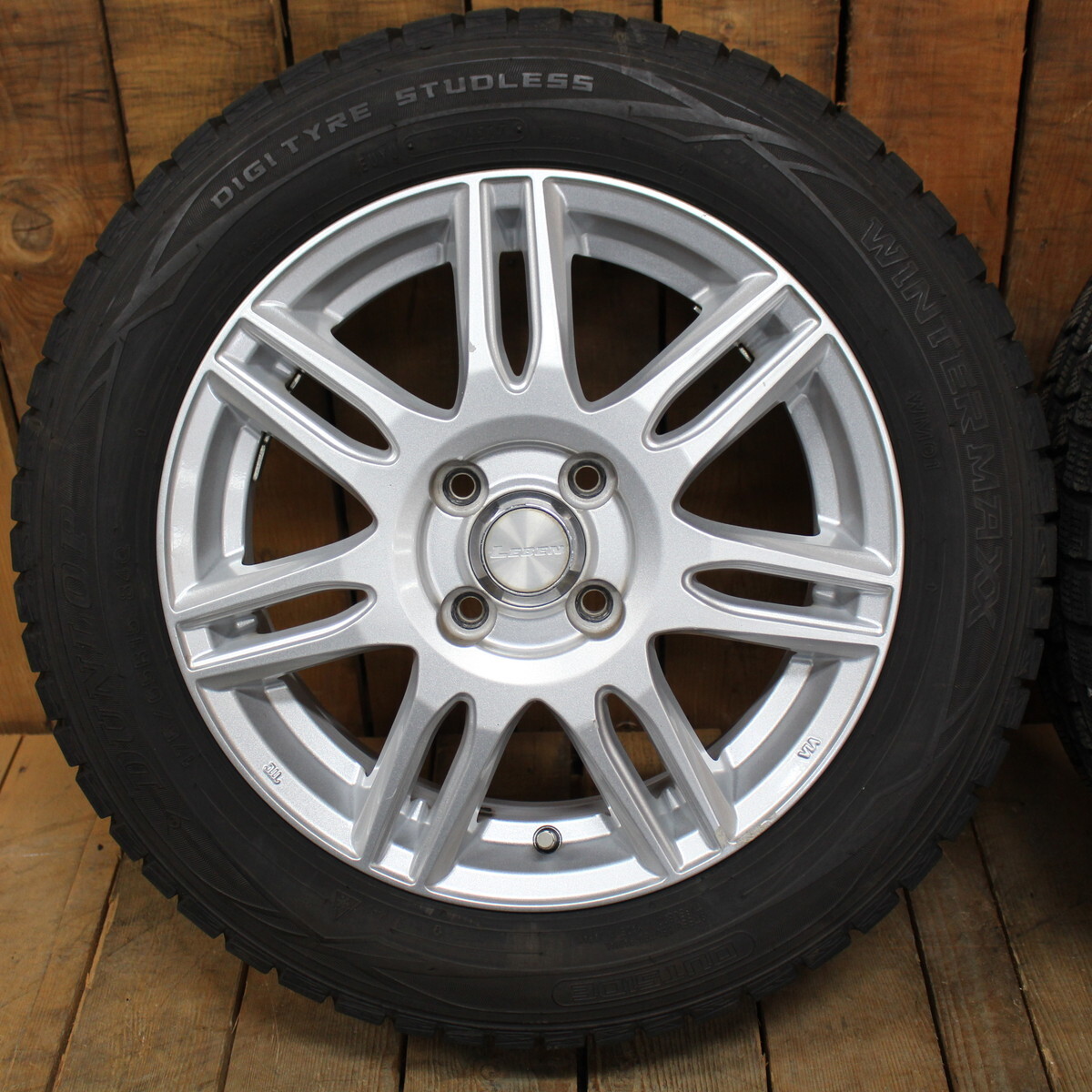 アクア ヤリス グレイス インサイト フィット シャトル マーチ等 15インチ 175/65R15 ダンロップ WM01 スタッドレスタイヤ ホイール 4本SET_画像3