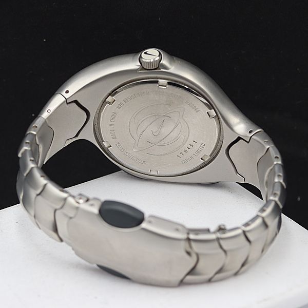 1円 稼働 良品 ナイキ H20 RESIST 100M 黒文字盤 デイト QZ メンズ腕時計 JNM 4437000 3MGYの画像4