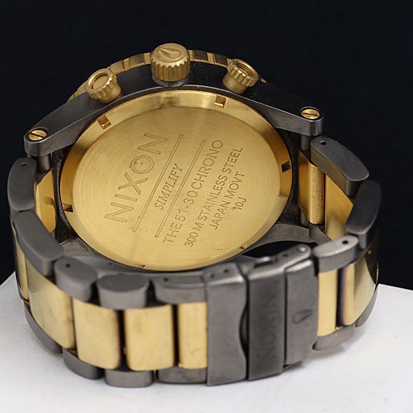1円 稼動 QZ 箱付 ニクソン 51-30 A083 595 デイト 300m クロノグラフ スモセコ 黒×ゴールド文字盤 メンズ腕時計 OKZ 2000000 3NBG2の画像4