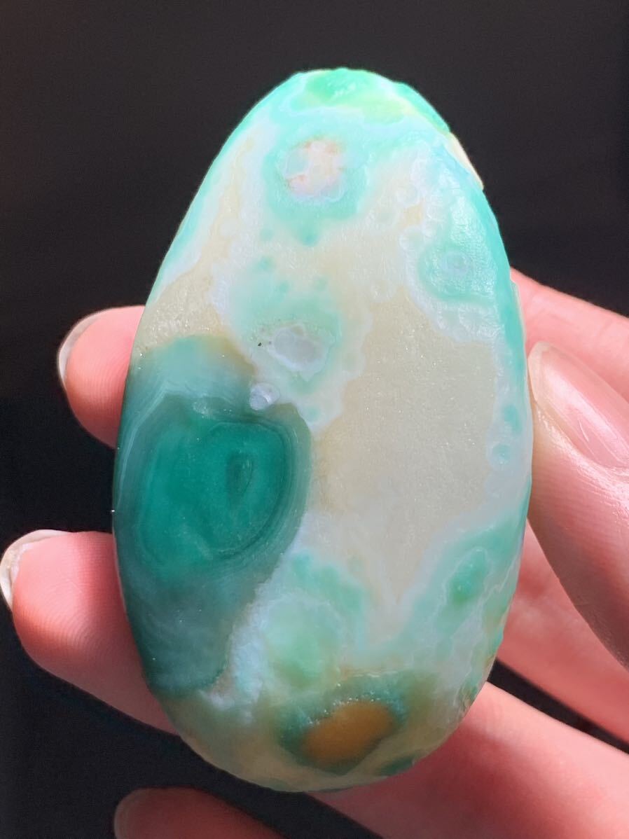 奇石　アラシャンゴビアゲート　蒙古瑪瑙　モンゴル瑪瑙　鉱物標本　中国珍品紀元前化石隕石三葉虫水石握り石翡翠天珠天眼パワーストーン_画像9