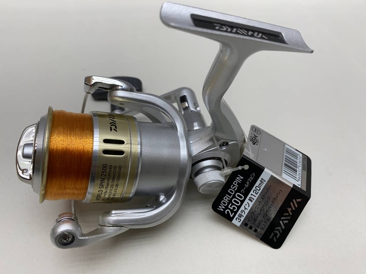 ダイワ(DAIWA) ワールドスピン 2500 スピニングリール タグ付き 未使用 保管品??_画像1