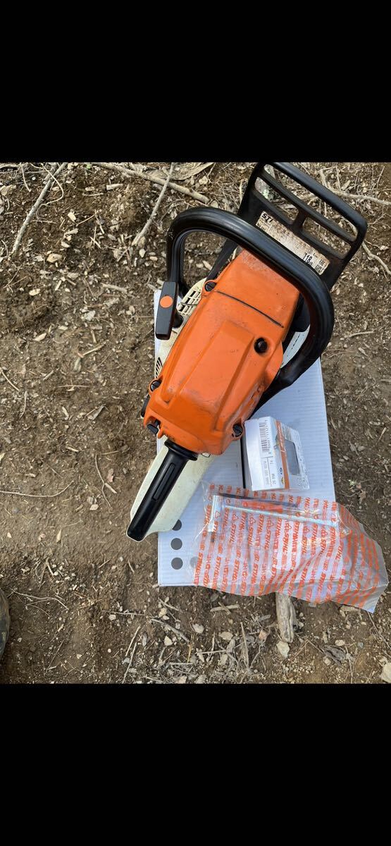 【最終値下げ】スチール STIHL MS261 50cc チェンソー エンジンチェンソー 庭師 林業 山師 造林 薪割り 薪 土木 建築 DIY _画像4