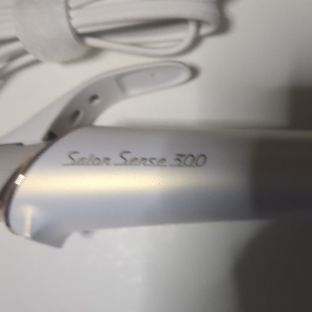 小泉 カールヘアアイロン 26mm 海外電圧対応 KHR-1120-W ホワイト 