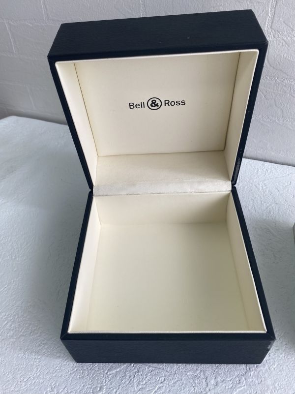 時計 Bell & Ross/ ベル&ロス 腕時計 空箱 時計ケース 収納箱 黒 レザー BOX 収納ケース 外装化粧紙箱 コレクター商品 自宅保管品_画像6