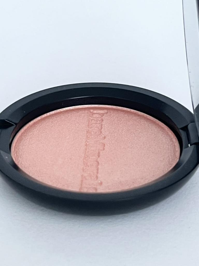 【送料込】bareMinerals ◇ 未使用品 メイク ◇ レディース【6434750】ベアミネラル エンドレス グロー ハイライター / フェイスカラー 肌_画像3