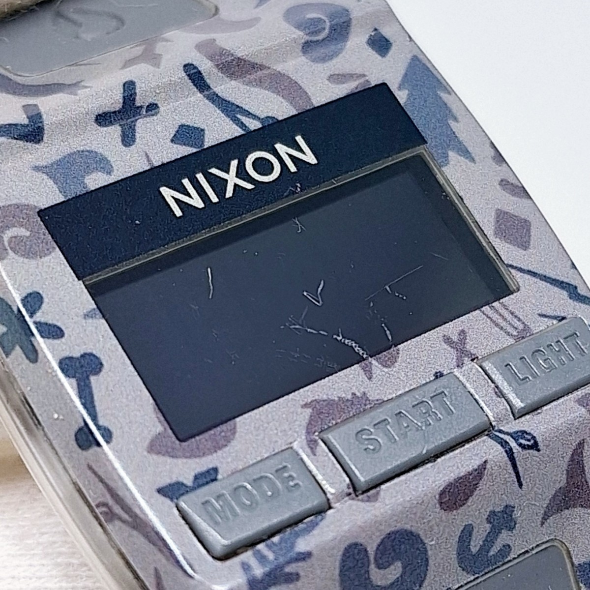 58 NIXON ニクソン LAY LOW THE COMP S 腕時計 時計 ラバーベルト シリコン ブランド腕時計 ウォッチ グレー WKHの画像7