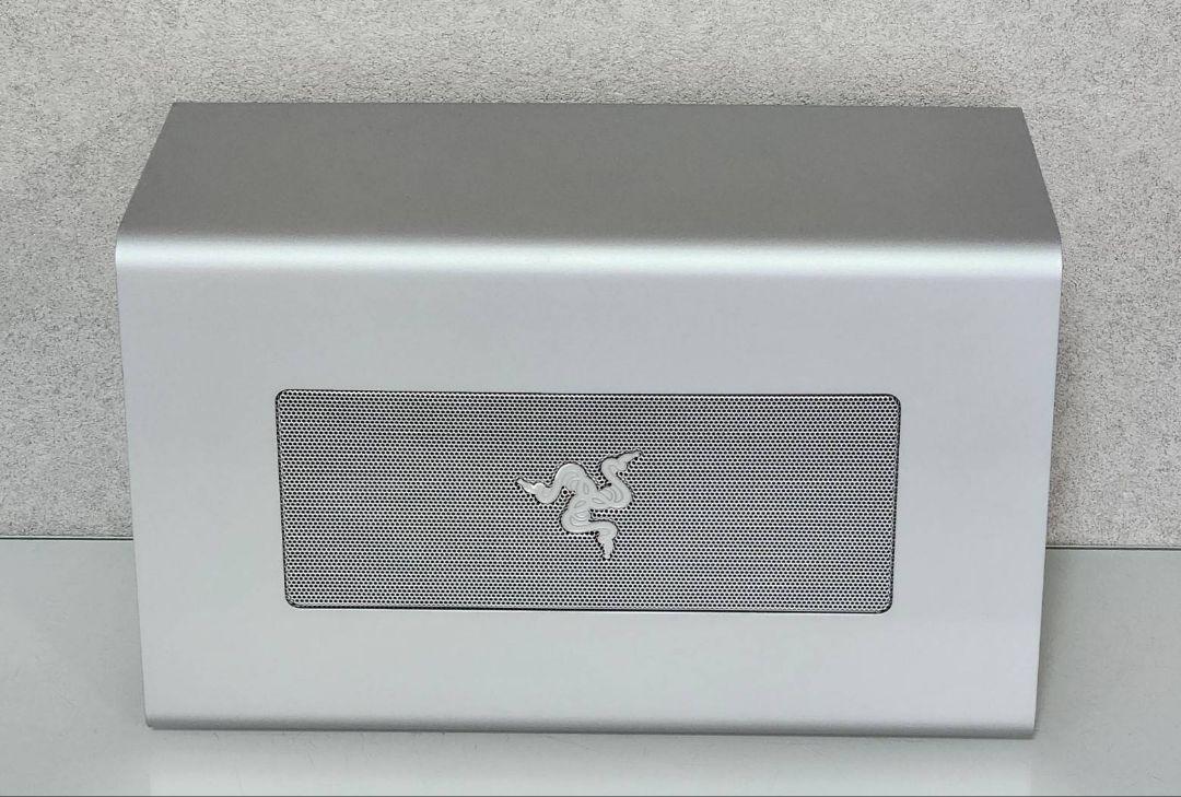 Razer Core X - Mercury White 外付けGPU BOX