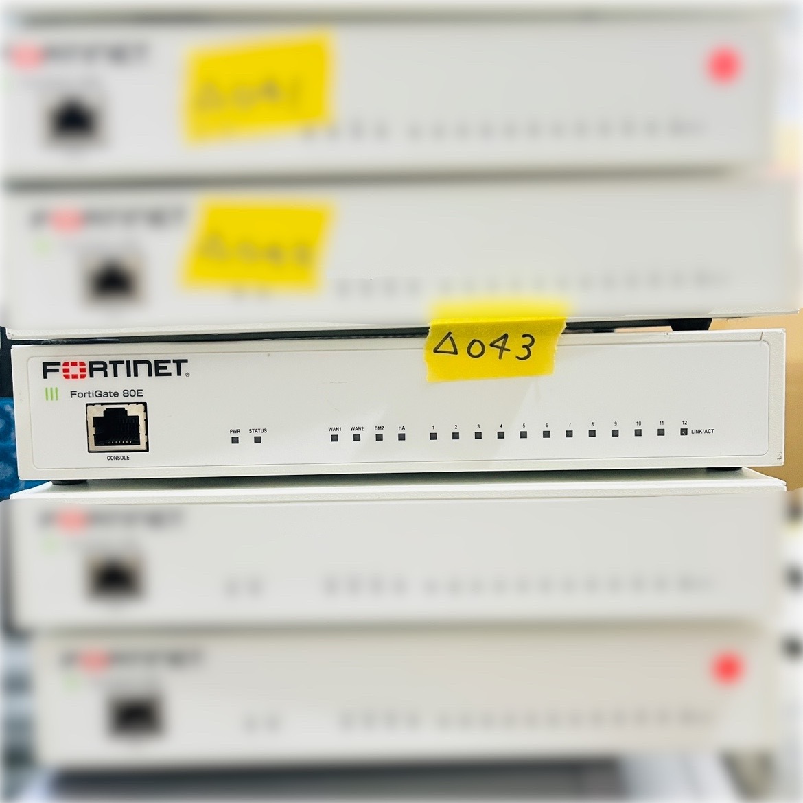 △043【通電OK】FORTINET FortiGate 80E FG-80E セキュアSD-WAN ファイアウォール SOCプロセッサ NGFW セキュリティ フォーティネットの画像2