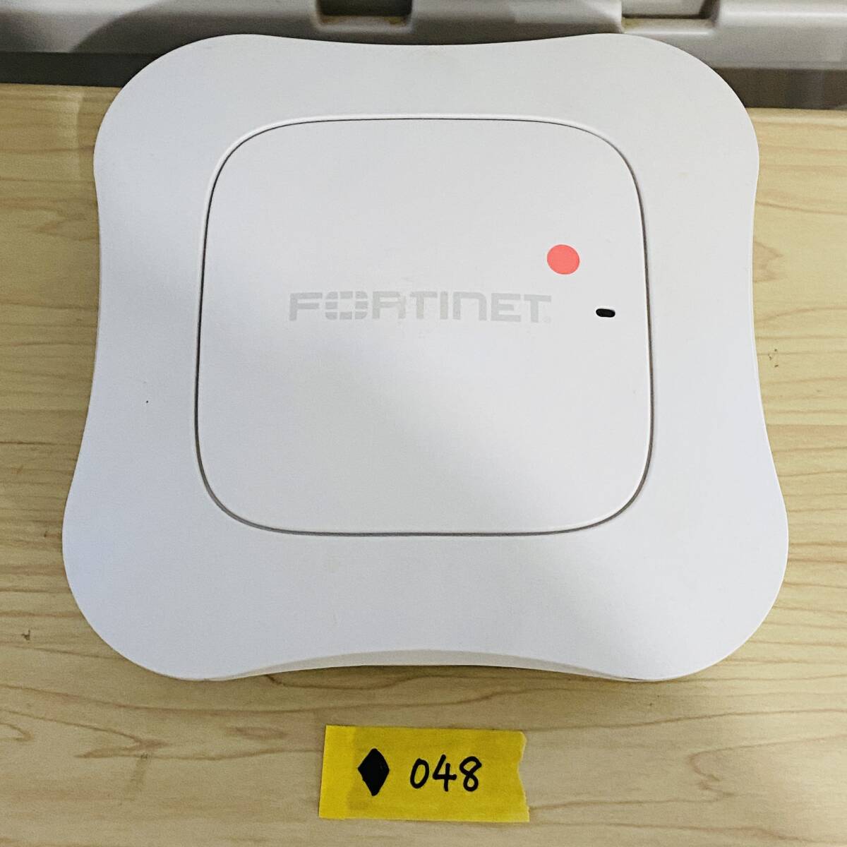 ◆048 FORTINET アクセスポイント AP822i V2 デュアル無線 IEEE 802.11a/b/g/n/ac対応 アンテナ内蔵 無線LAN ワイヤレス フォーティネット_画像1