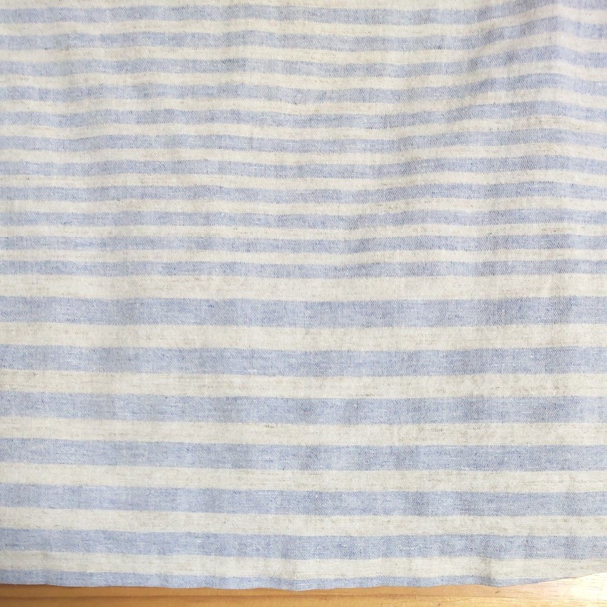 綿麻  ノースリーブ  ワンピース  L～LLサイズ   生成り色+かすみ水色の変わり横縞模様  透け感なし  洗濯可