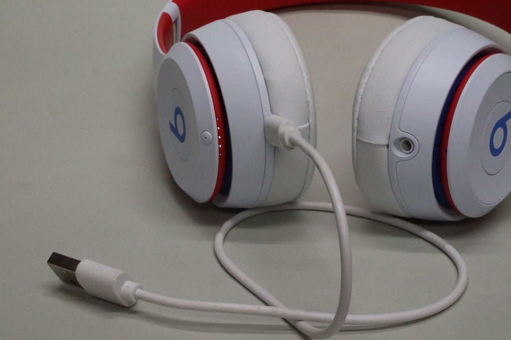 ★右から音が出ない beats solo3 wireless　ケース付き　ジャンク品　修理前提で★_画像10