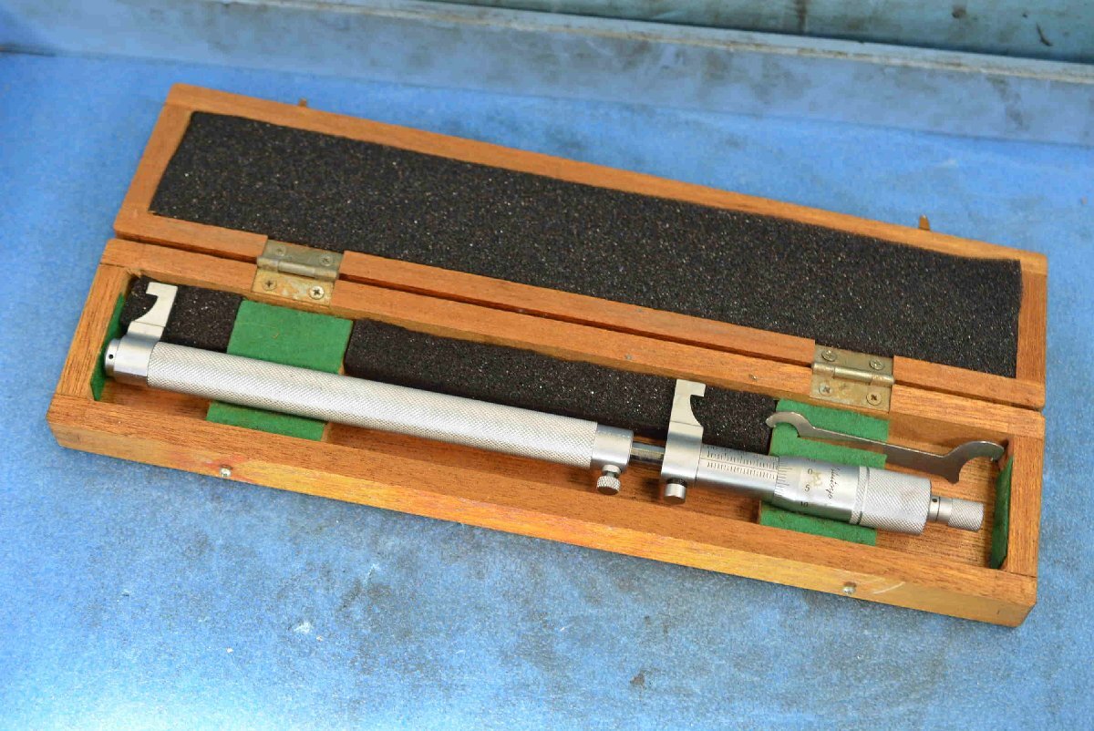 mitsutoyo175-200 inside side inside caliper shape micro meter used 