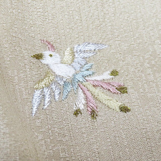 小紋 着物 中古 正絹 単衣 カジュアル 花鳥模様 桐竹鳳凰文 刺繍 淡い柳茶色 身丈159.5cm 裄63cm M きもの北條 A994-20の画像8