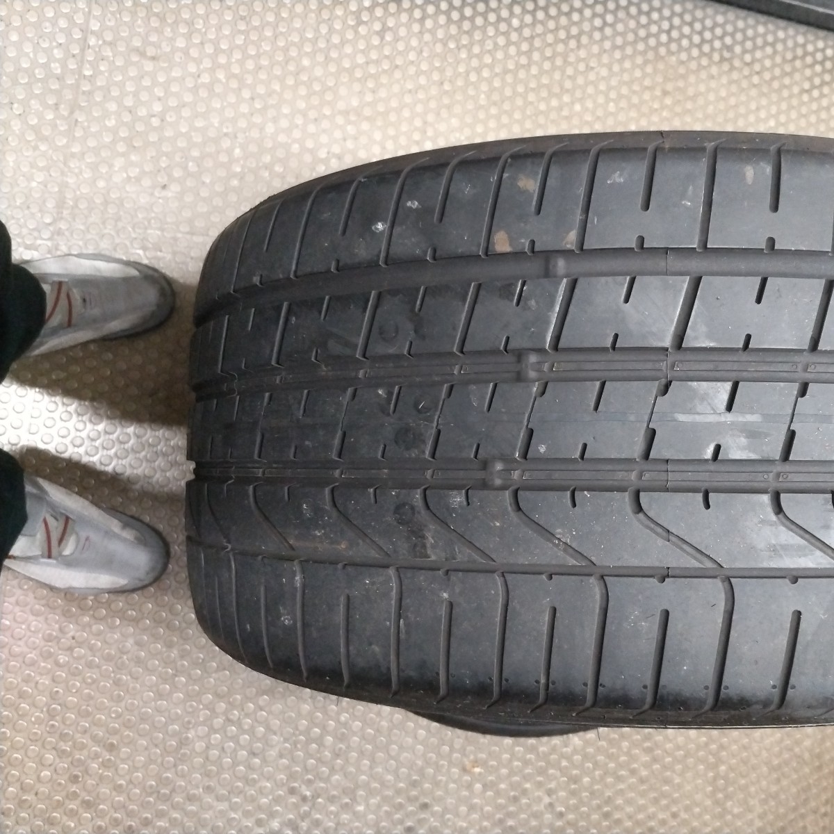 ピレリタイヤ　P-ZERO MGT 285/35R20 2本　マセラティに_画像1