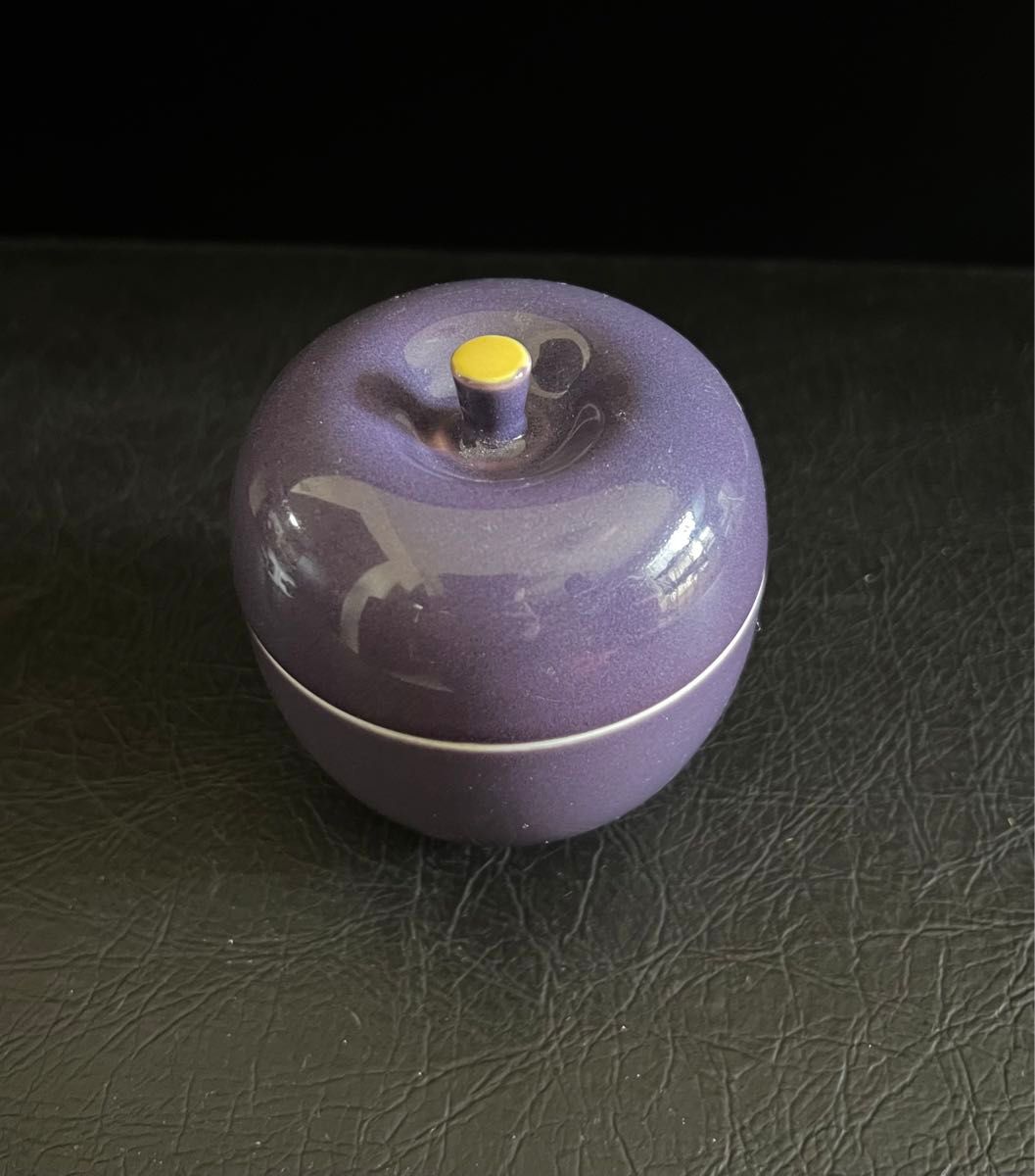 新品　未使用　波佐見焼 蓋もの 小物入れ　林檎型　紫　パープル　手のひらサイズ　可愛い　キャニスター　陶器　紫