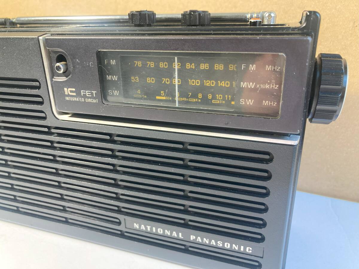 動作品【中古ラジオ】パナソニック ワールドボーイ TX RF-828 3バンド(SW/FM/MW) かなり古いですの画像2