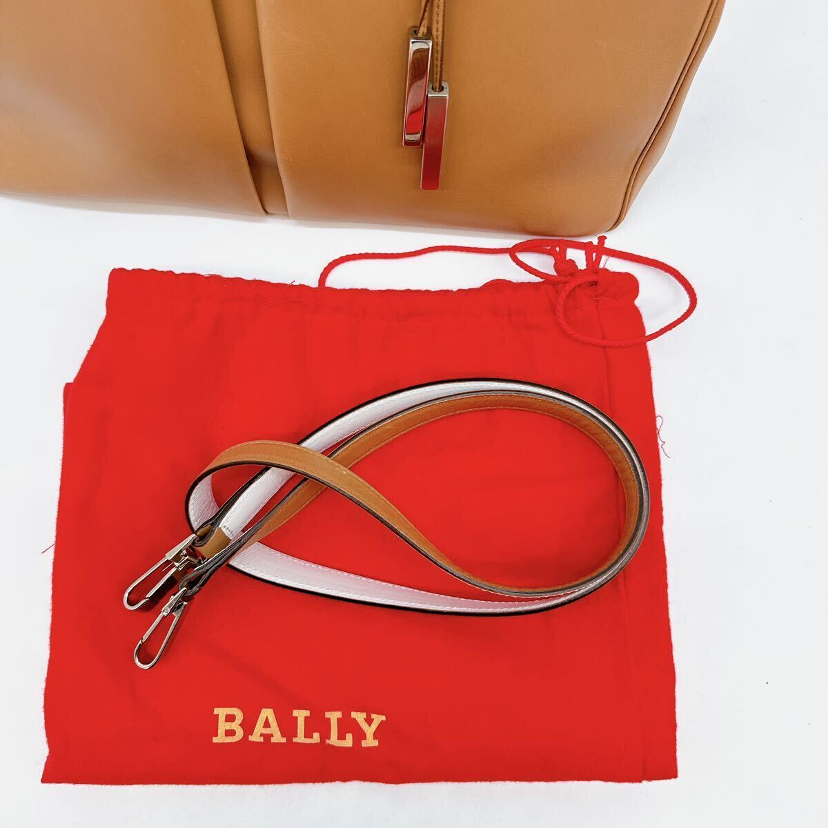 極美品 BALLY バリー 2way トートバッグ ハンド ショルダー 斜め掛け メンズ ビジネス ロゴ レザー B金具 トレスポ ストライプ 赤 A4◯_画像10