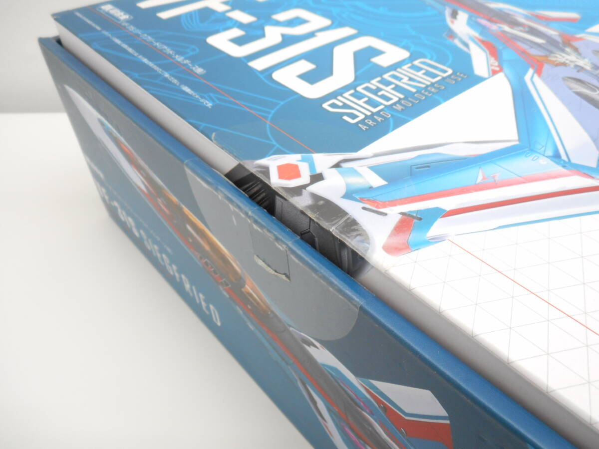 ※再出品 1388 フィギュア祭 バンダイ DX超合金 マクロスデルタ VF-31S ジークフリード アラド・メルダース機 開封済み 未組み立て品_画像3