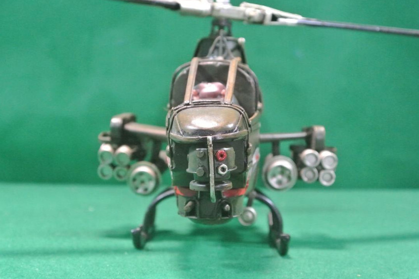 ブリキ製 攻撃用ヘリコプター コブラ_画像6