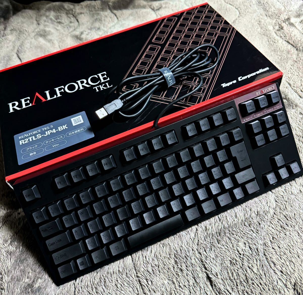 美品 キートップカスタム Topre REALFORCE TKL S テンキーレス キーボード R2TLS-JP4-BK 東プレ リアルフォース 静音 昇華印刷_画像2