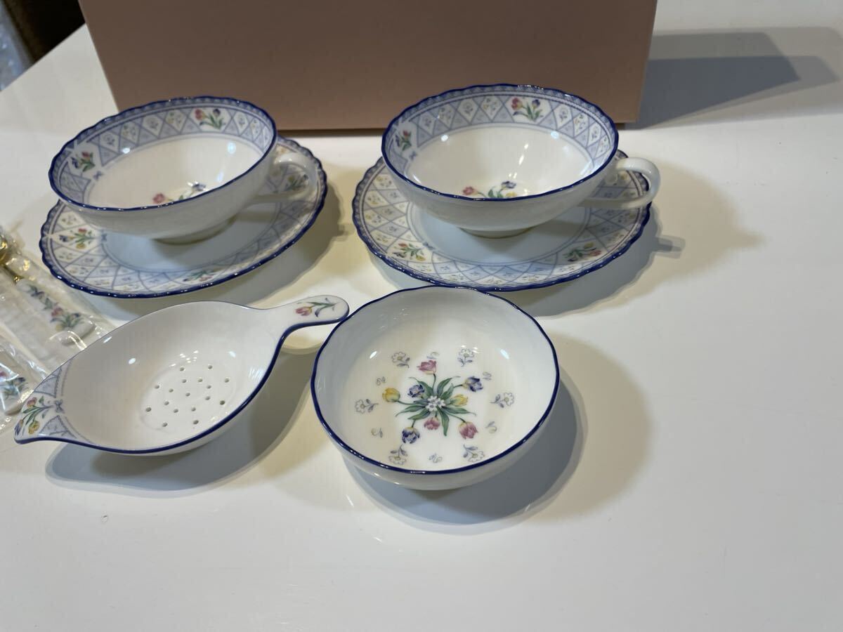 Noritake ノリタケ ティーカップ セット 未使用品 ORANGERIE オランジェリー BONE CHINA ボーンチャイナ スプーン 茶漉し 箱付きの画像3