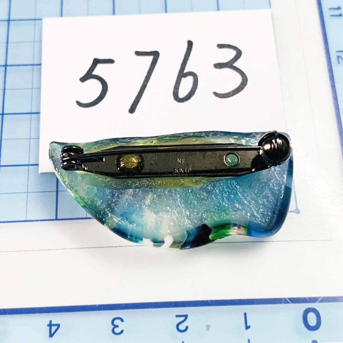 保管品未使用　ベネチアングラス　瑠璃ガラス　魚　日本製金具　ブローチ　No.5763_画像3