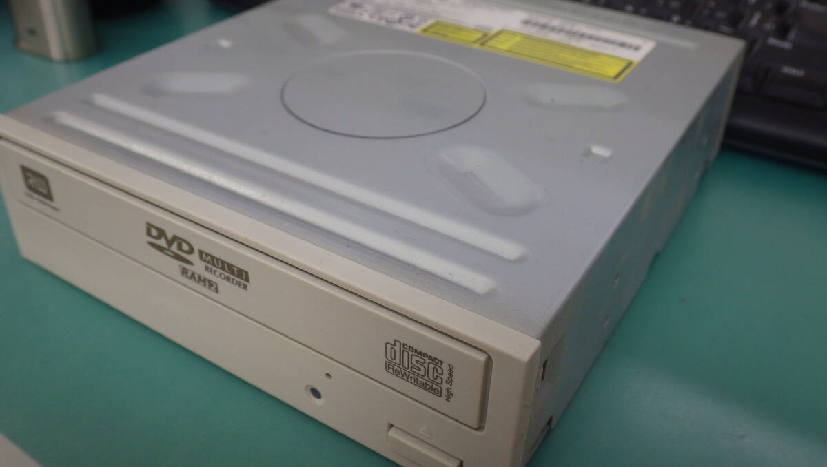MODEL:GH80N DVD Super Multi Drive 