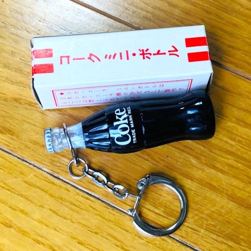 日本コカコーラ社正規品 未使用 1970年代 COKE表記 コーク ミニボトル キーホルダー 当時物 昭和レトロ ミニチュア ノベルティ 非売品 _日本コカ・コーラ(株)正規ノベルティ。