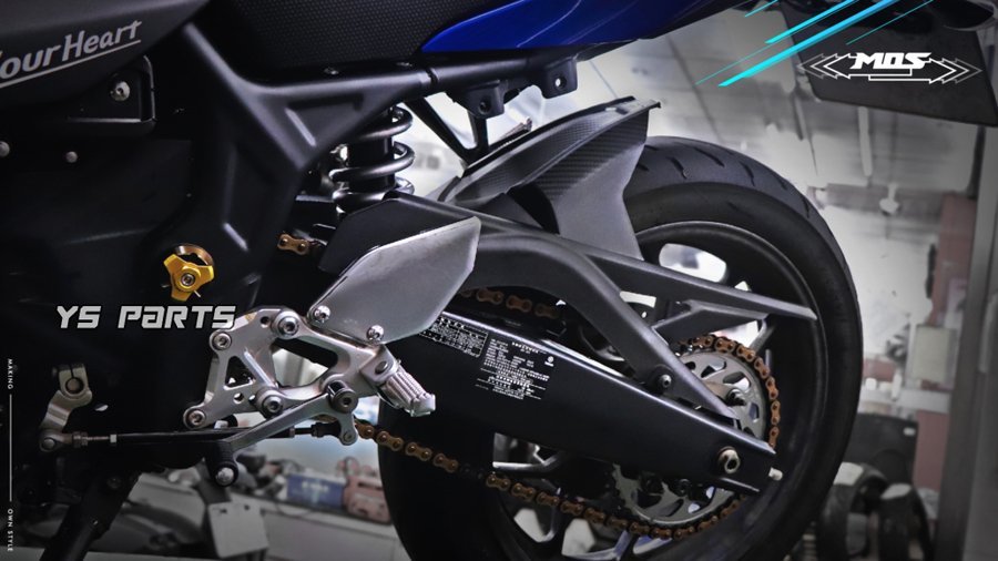 【専用設計】YZF-R25[-'21]/YZF-R3[-'21]/M-T25[-'20]/MT-03[-'20]MOS チェーンガイド付カーボン調リアフェンダー/リヤフェンダー 泥よけ_画像8