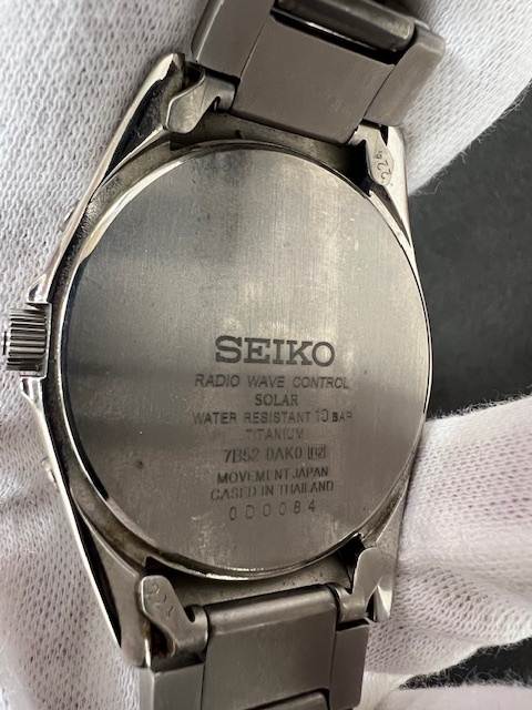 大「8124」【稼働品】SEIKO/セイコー スピリット チタン ホワイト文字盤 電波ソーラー メンズ腕時計 ケース付の画像7