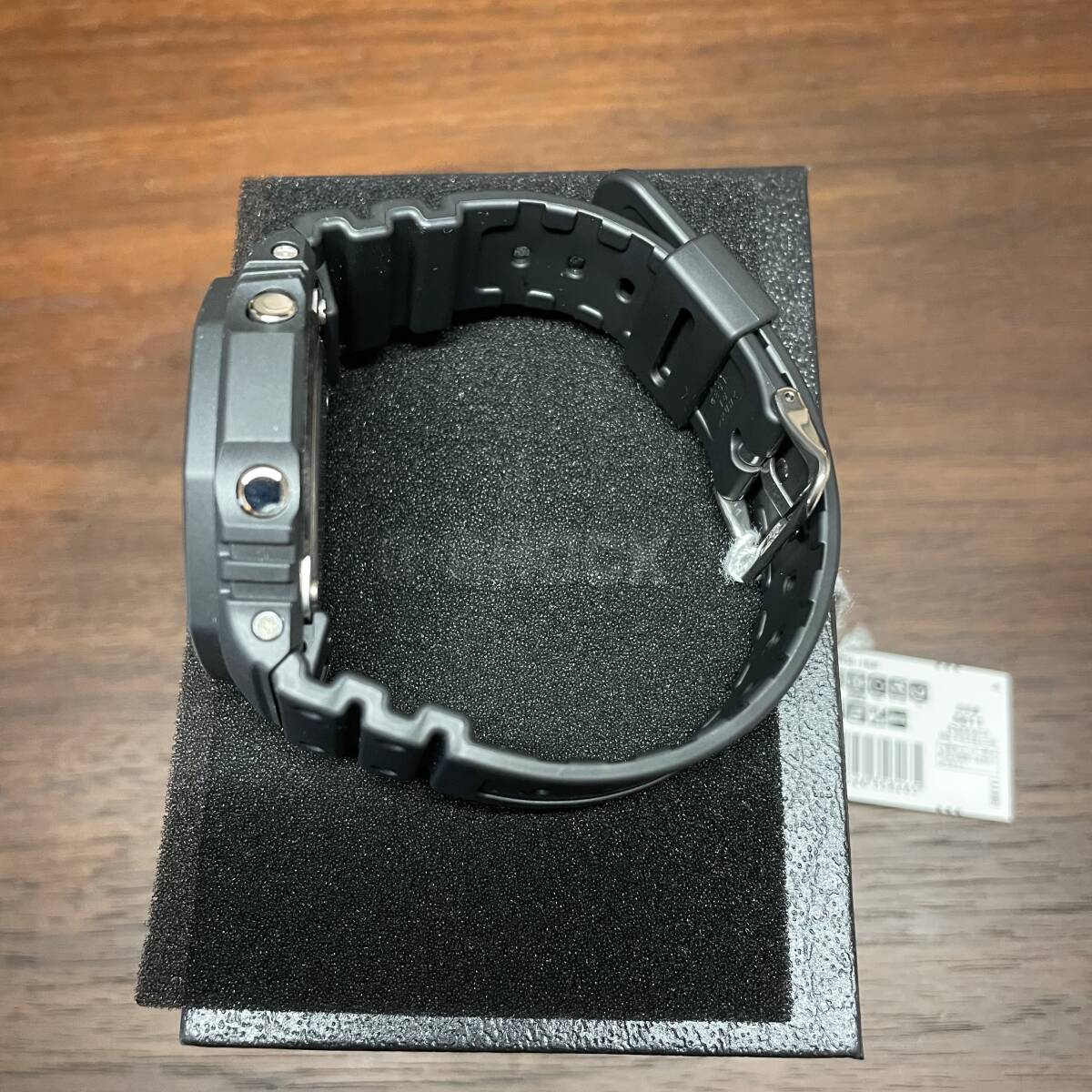 美品 国内正規品 タグ付き カシオ CASIO G-SHOCK カーボンコアガード GA-2100SB-1AJF シルバーフェイス ブラックボディ ワールドタイム_画像5