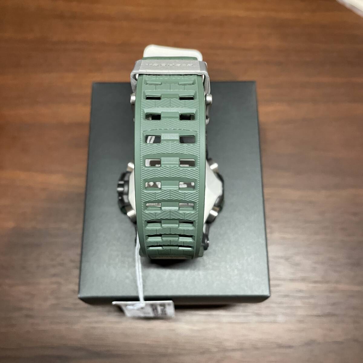 新品未使用 タグ付き 国内正規品 カシオ CASIO G-SHOCK MUDMASTER GWG-B1000-3AJF グリーン カーキ フラッグシップモデル トリプルセンサーの画像6