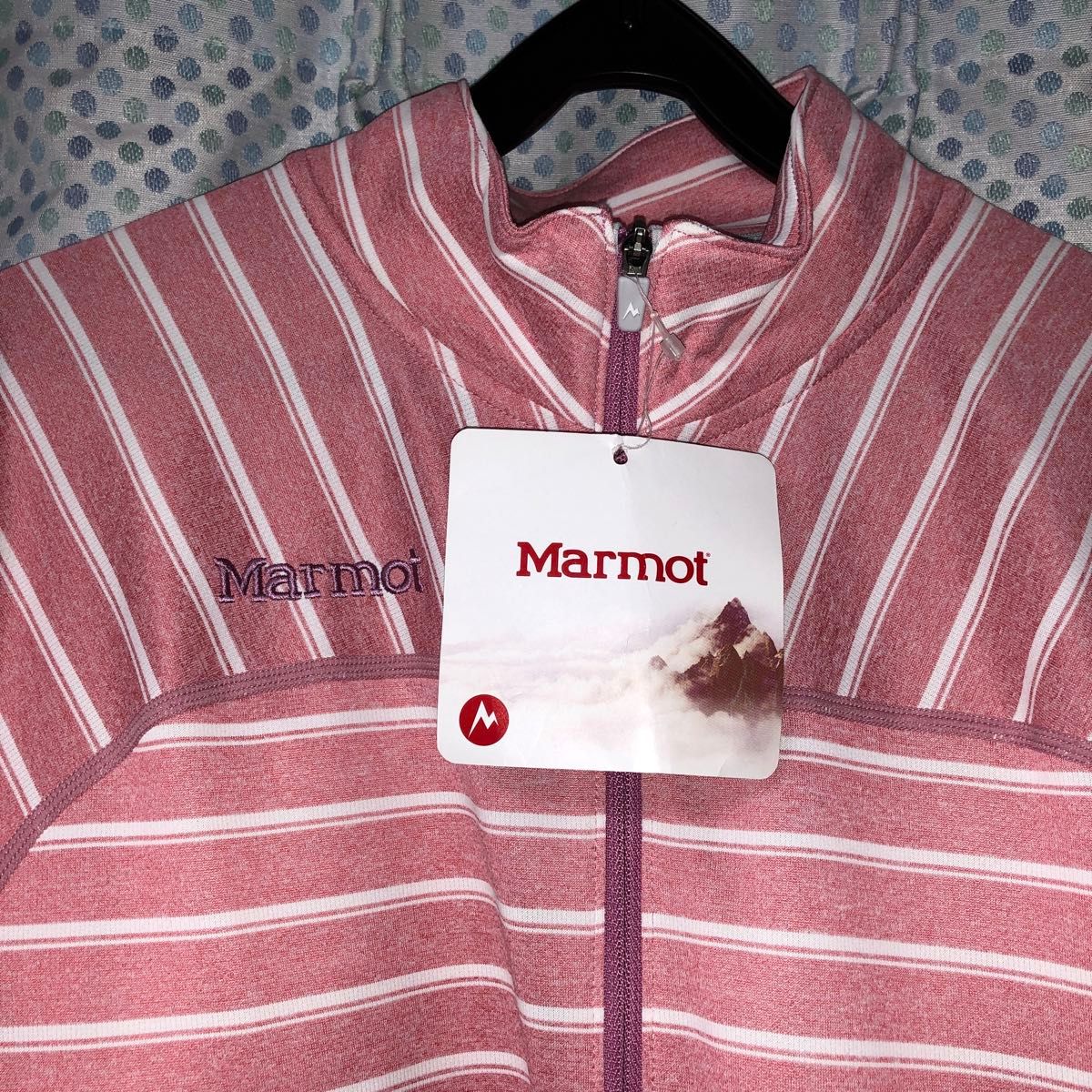 Marmot 新品未使用タグ付き　レディース　ピンクジップアップ