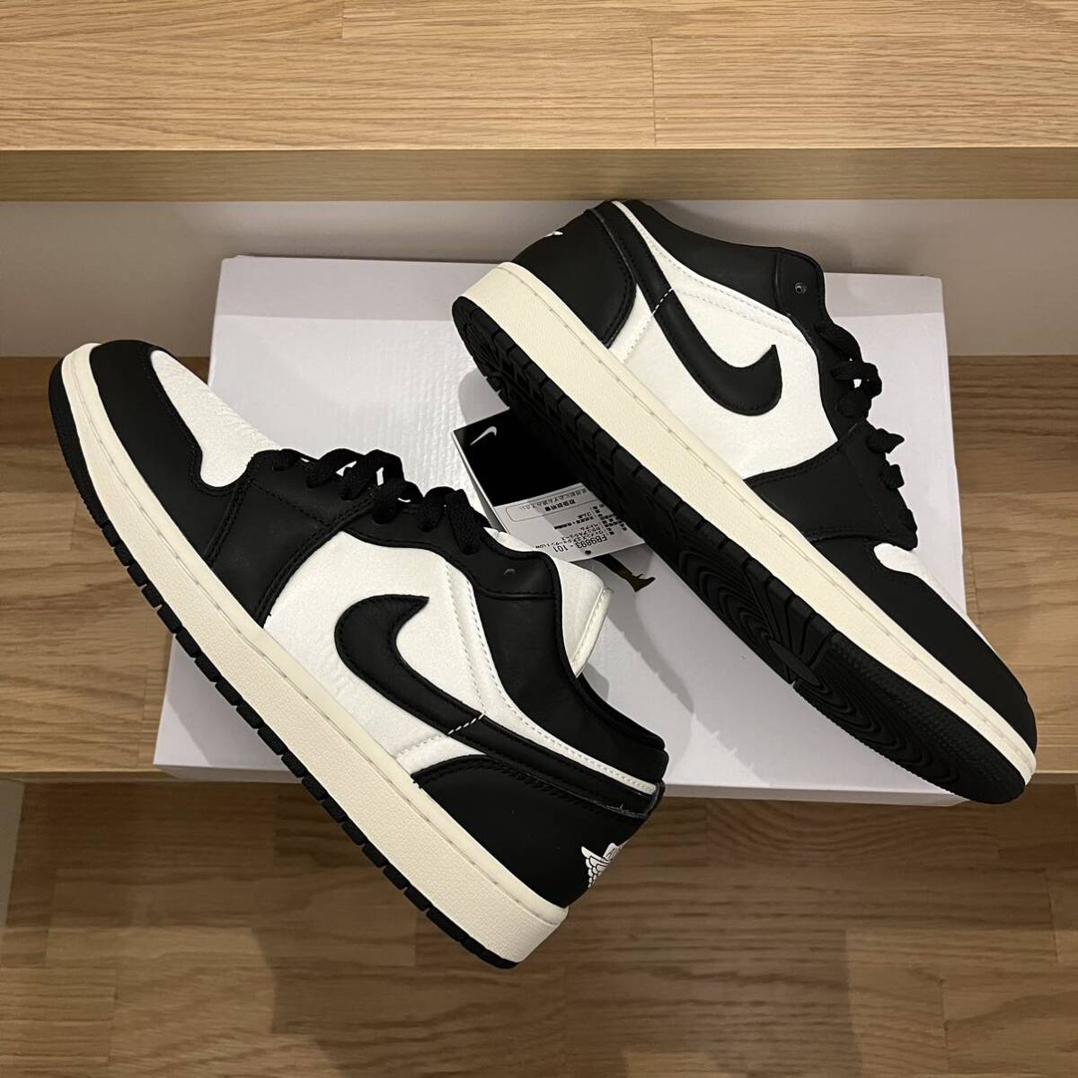 【新品未使用】NIKE JORDAN 1 WMNS LOW SE サイズ 28cm US 11 FB9893-101 ナイキ ジョーダン ウィメンズ ローの画像1