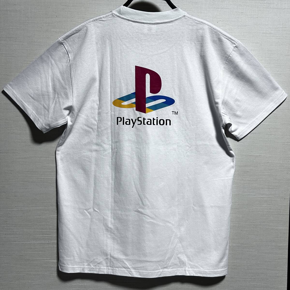※ SONY PlayStation(プレイステーション) MEN ロゴ Tシャツ 白色 LLサイズ プレステ ファミリーマーク バックプリント (タグ付き未使用品)_画像1