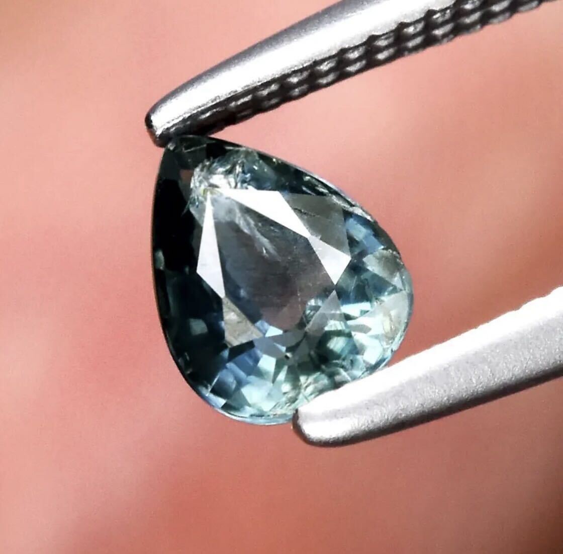 0.41 ct 天然サファイア Bluish Green カラー, マダガスカル産、ルース _画像1