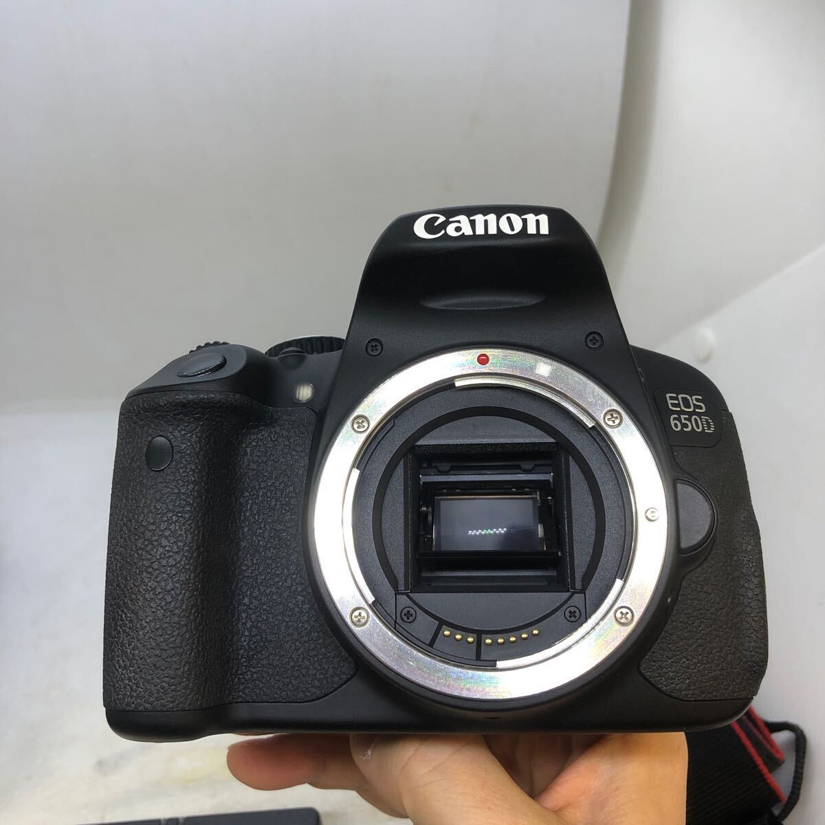 ★美品★動作保証付き★ キャノン CANON EOS 650D ボディ (EOS Kiss X6i 海外モデル) 日本語OK ☆純正バッテリー2個付き☆_画像2