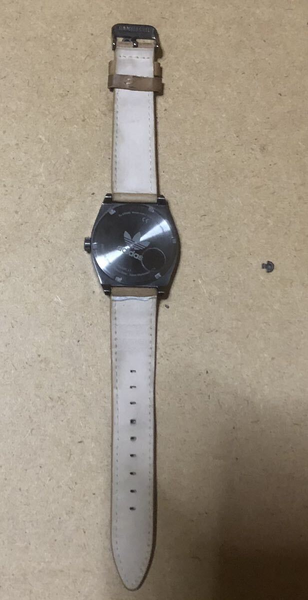 adidasの腕時計の画像2