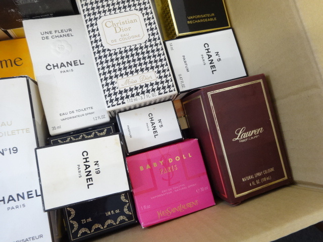 100 point and more 16.9kg and more together large amount box attaching brand perfume Chanel Dior Hermes Cartier Ralf Givenchy YSL Lancome other 