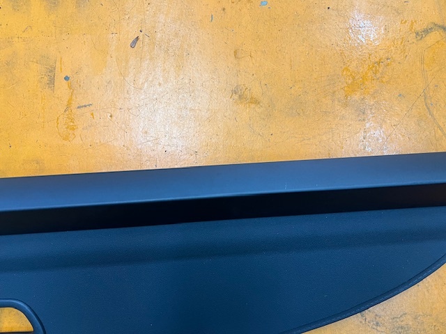 メルセデスベンツ W167 GLS用 ラゲッジルーム トノカバー 格安 売り切り の画像5