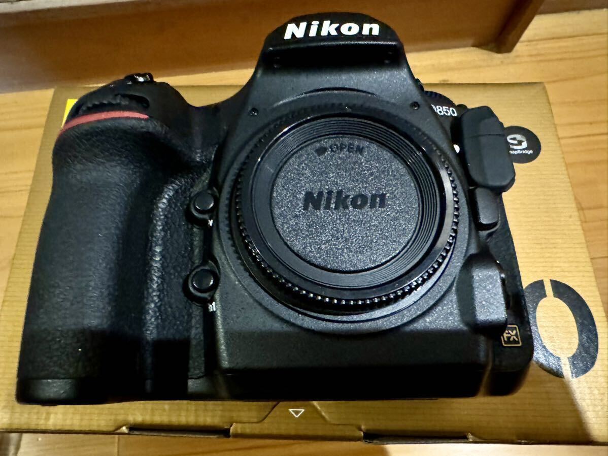 超美品「Nikon D850本体 +DK-19 +縦グリップ」 の画像2