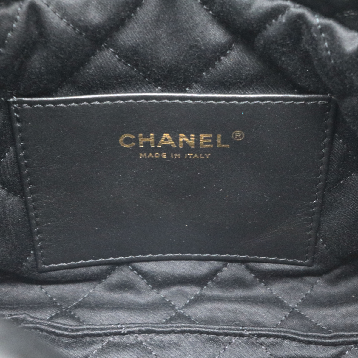 CHANEL【シャネル】CHANEL 22 ミニ チェーン2wayバック ブラック シャイニー カーフスキン AS3980 B09859 94305【USED】_画像6