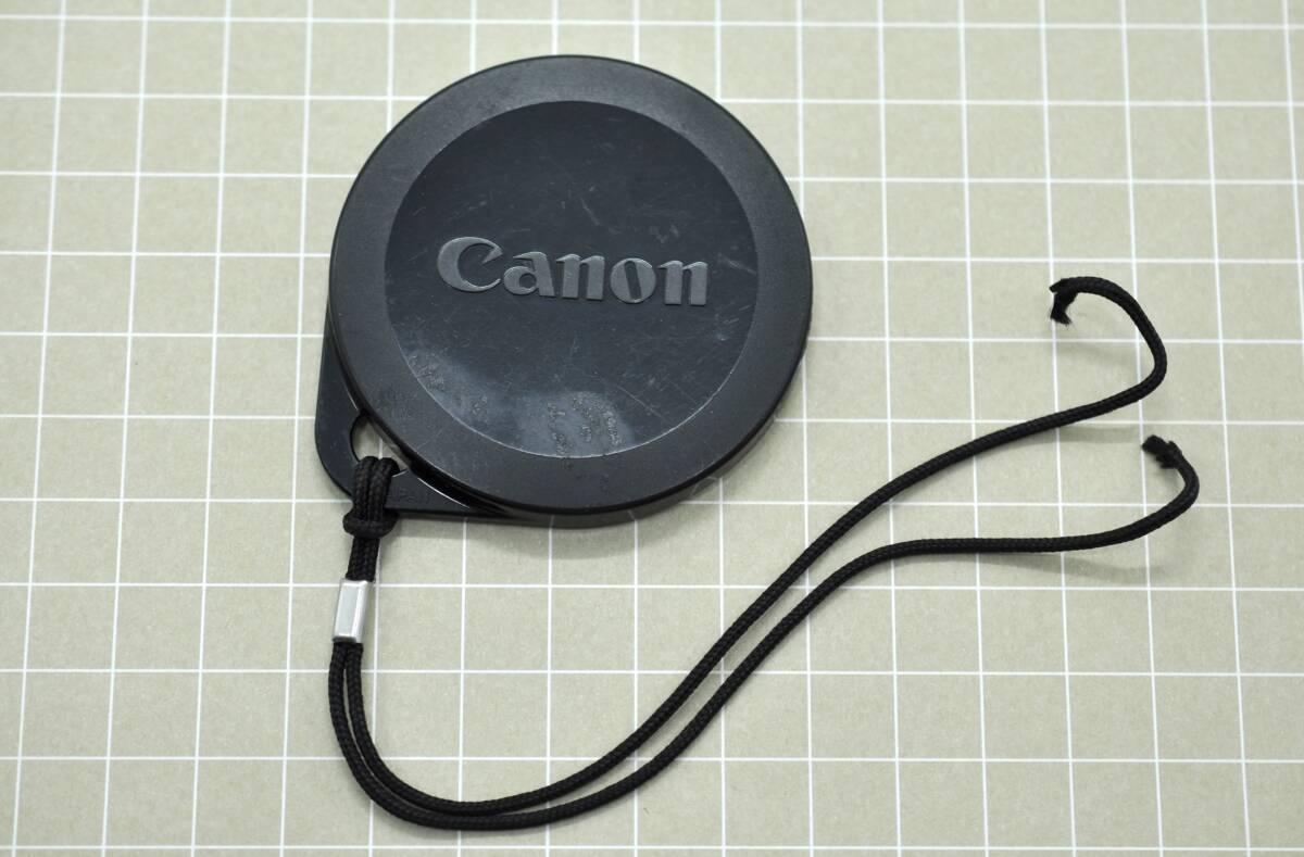 中古品★Canon キャノン レンズキャップ ストラップ付 かぶせ式 内径約55mm ★0324-57_画像1