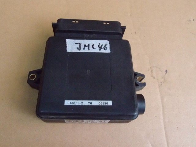 スズキ ジムニー JB23W H15年　エンジン コンピューター 電子部品 33921-81AB0 JMC46