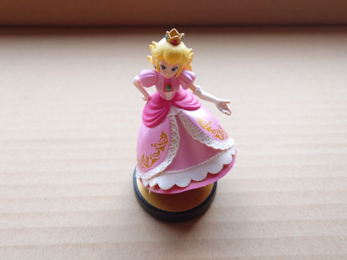 スマブラ　amiibo アミーボ  大乱闘スマッシュブラザーズ　ピーチ　任天堂