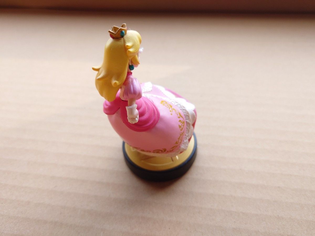 スマブラ　amiibo アミーボ  大乱闘スマッシュブラザーズ　ピーチ　任天堂