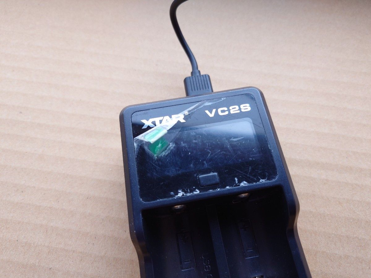 中古 XTAR VC2S USB 充電器 Li-ion/Ni-MH充電池対応 