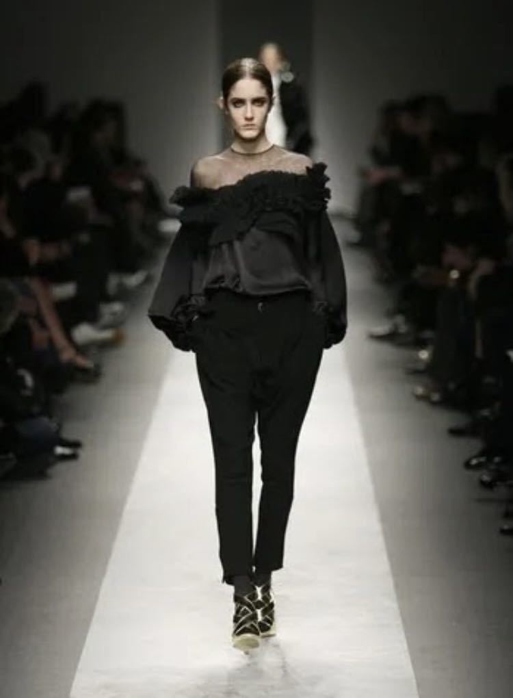 希少【ジバンシィ】Givenchy 2008 A/W　コレクションライン　フリルたっぷりデコラティブシルクブラウス　黒　リカルド・ティッシ