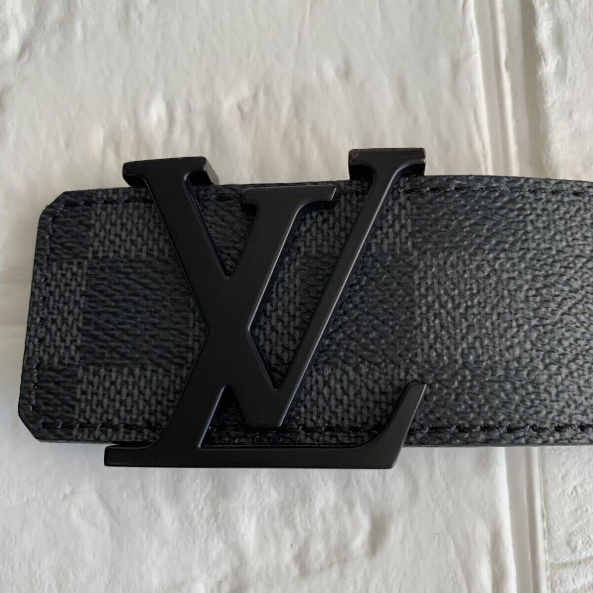 ☆LOUIS VUITTON ルイヴィトン ダミエ グラフィットサンチュール ベルト LVロゴ イニシャル M9808 ブラック 90/36 メンズBELTの画像2