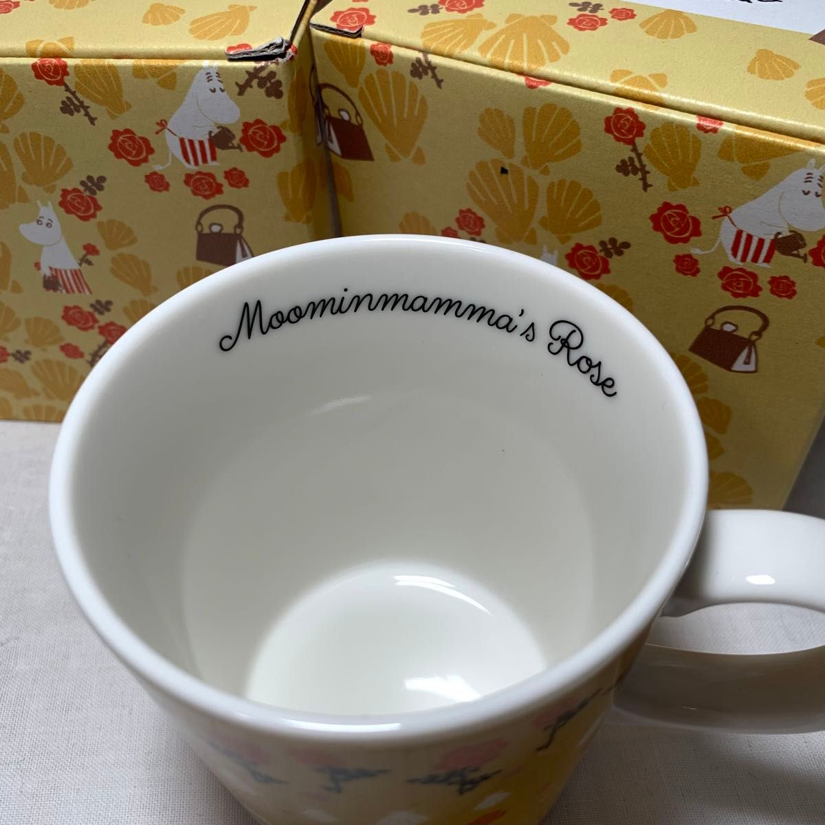 【2つセット】ムーミンママ　黄色　イエロー　マグカップ